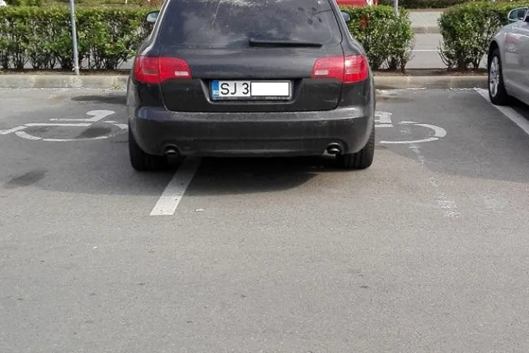 Cluj: Mi-ai luat parcarea, ia-mi și handicapul - FOTO