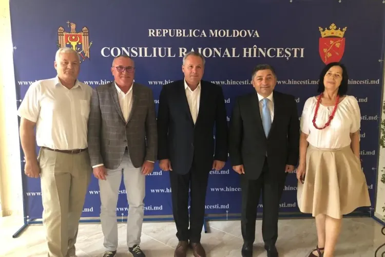 Spitalul de copii Cluj se dezintegrează, dar Consiliul Județean Cluj alocă 500.000 de euro pentru dotarea unui spital din Republica Moldova 