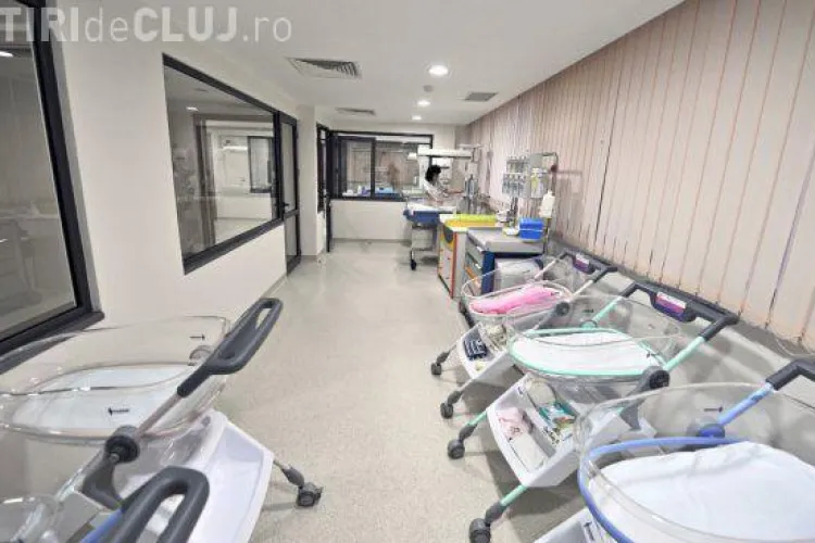 La o maternitate din România s-a născut un bebeluş cu două penisuri