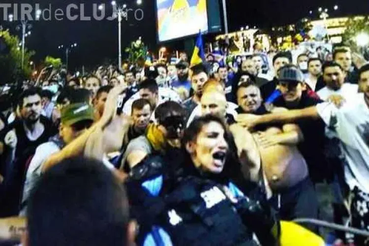 Jandarmerița bătută de protestatari: S-ar fi vrut să ies în scaun cu rotile ca să impresionez?