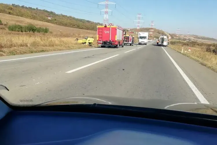 Accident pe centura Clujului. Un șofer de 72 de ani s-a răsturnat cu mașina FOTO