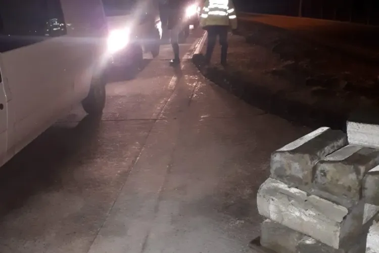Razie de amploare în piața de la Dezmir. Câte amenzi au dat polițiștii într-o singură seară FOTO