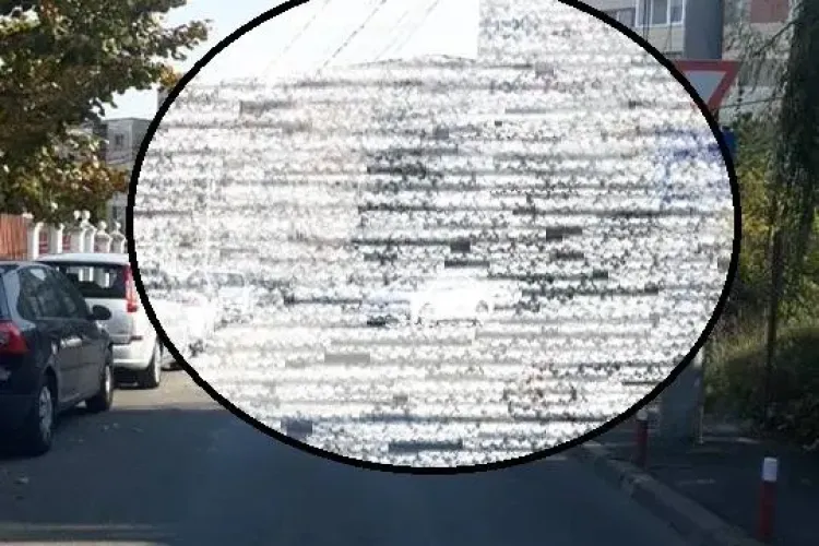 Tupeu de Cluj! Un șofer și-a parcat mașina chiar în mijlocul intersecției FOTO