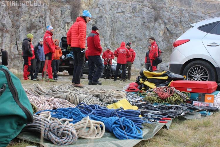 Salvamontiștii clujeni au făcut un exercițiu de salvare în Cheile Turenilor
