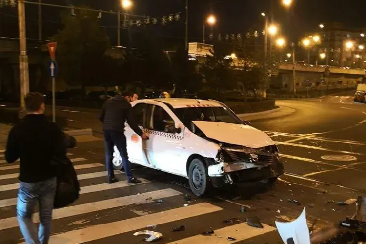 Accident între un taxi și un tramvai, în Mănăștur. Două persoane au fost rănite FOTO