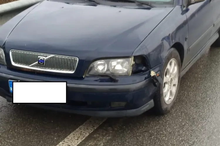 ”Pericol public” pe drumurile Clujului: Un șofer cu alcoolemie RECORD a ajuns în arest. A fost oprit de cetățeni, după ce a lovit o mașină FOTO