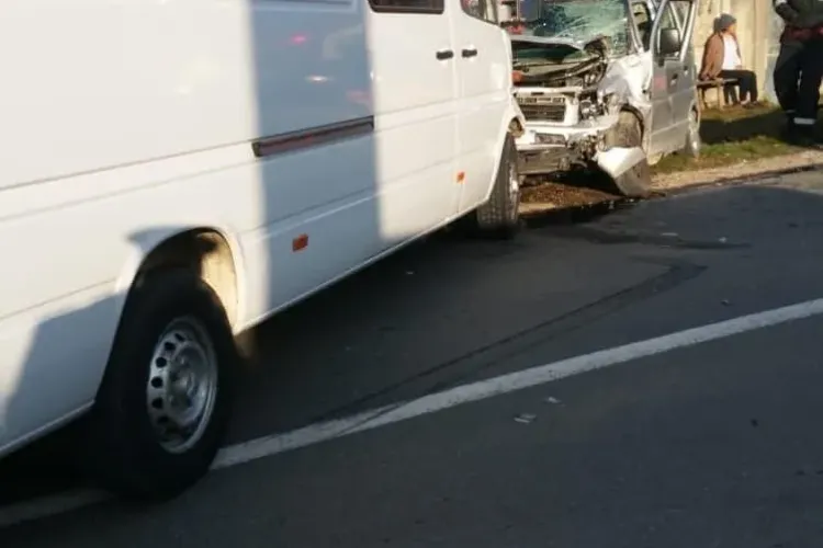 CLUJ: Accident cu trei victime. Șoferul vinovat era rupt de beat și nu avea permis FOTO