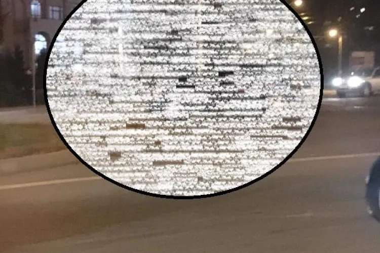 Nesimțire MAXIMĂ la Cluj. Și-a lăsat mașina în sensul giratoriu, în Gheorgheni FOTO