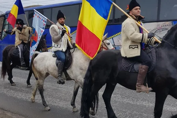 Călăreții din Satu Mare și Oaș, care merg la Marea Unire de la Alba, primiți la Biserica din Luna de Sus - VIDEO