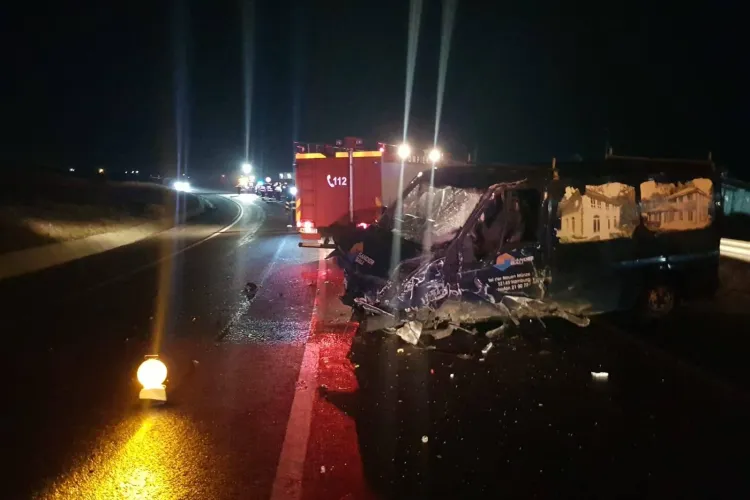 Accident la Răscruci, pe drumul Cluj-Gherla. Rulota s-a împrăștiat pe drum - FOTO