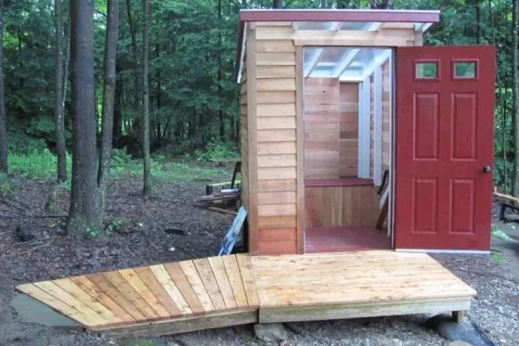 Între timp, conform Eurostat România conduce lejer topul țărilor cu cele mai multe WC-uri în fundul curții