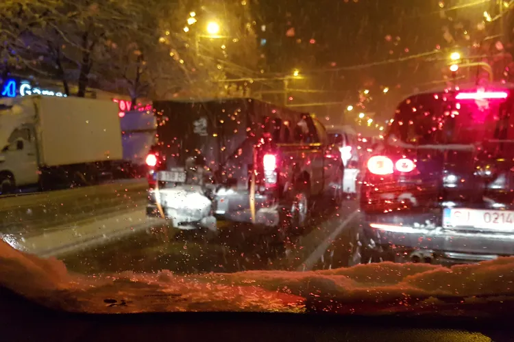 Pe Mănăștur, utilajele Rosal intervin la greu! Atenție și cum circulați - VIDEO