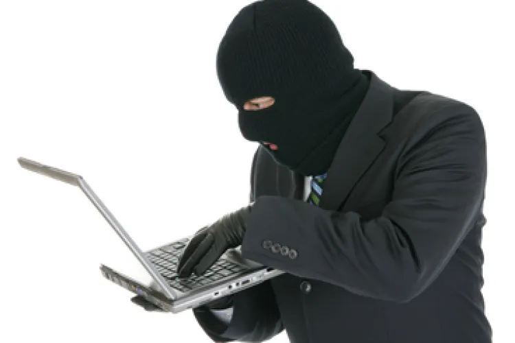 A furat laptopul unui student, iar apoi a dat dovadă că are un suflet bun