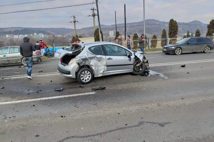 Accident în lanț lângă VIVO în Florești - VIDEO