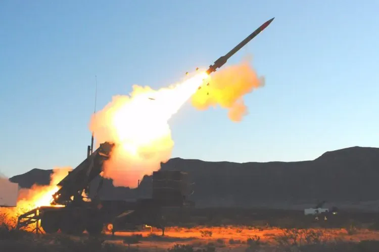 ”Dorel” a tras cu o rachetă de 3 milioane de dolari pentru a distruge o dronă de 200 de dolari