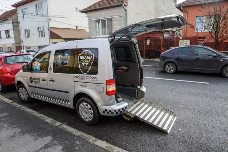 ”The Beard Mobile” -taxiul comunitar primește 15.000 de lei de la Primărie
