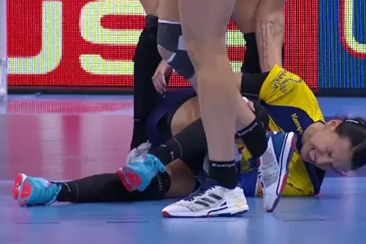 Cristina Neagu s-a accidentat grav în meciul cu Ungaria. România a pierdut