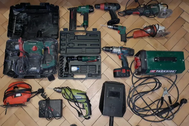 Spărgători prinși de polițiștii clujeni. Erau ”specializați” în garaje FOTO