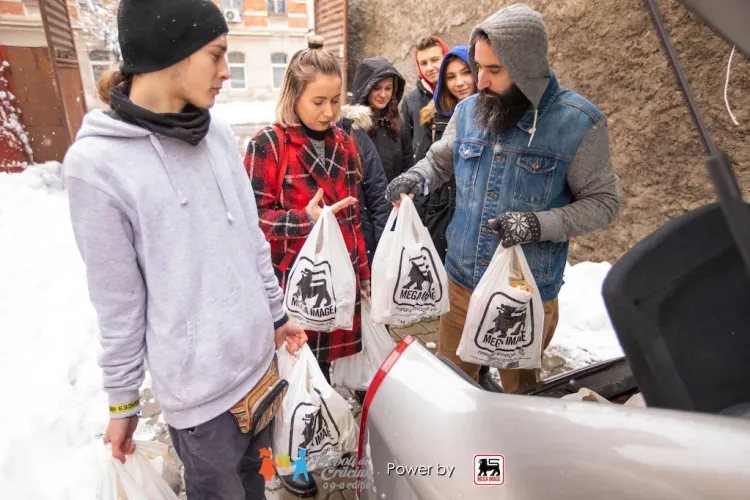 Nepoți de Crăciun a ajuns la ediția 9. Sunt ajutați bunici din Cluj și Alba