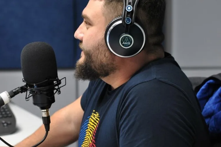 Bărbos, clujean, inimos. ”Oamenii ajută oameni - Cluj!”, grupul de voluntari fondat de Alex