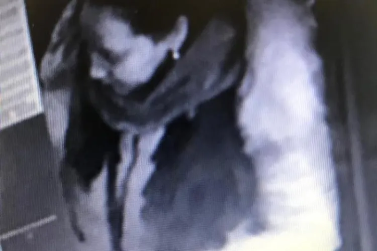 Apel pentru a identifica o femeie care a înșelat o clujeancă prin metoda ”Accidentul” FOTO  