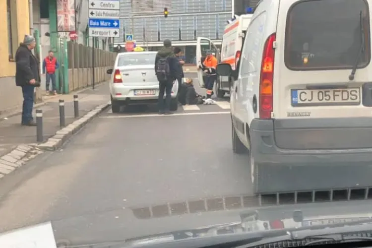 Pieton lovit pe trecere în zona The Office FOTO