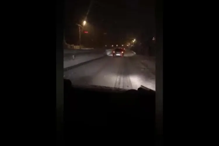 Pe Feleac se circulă bară la bară, dar șmecherii dau flash -uri pentru că POT - VIDEO