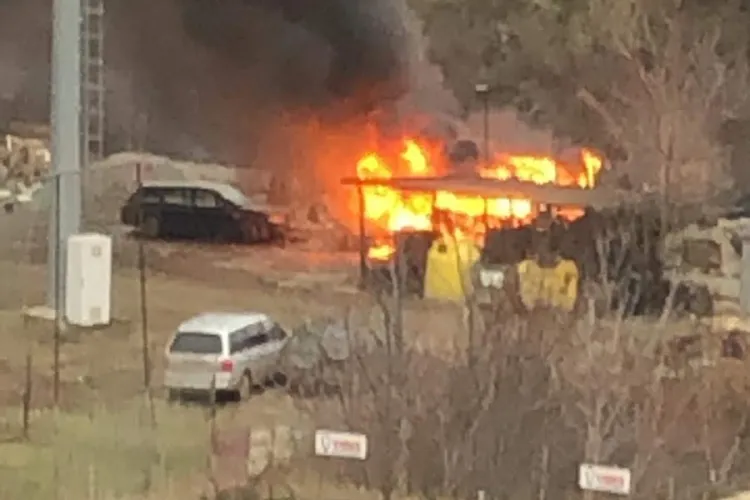 Incendiu lângă Iulius Mall Cluj! A luat foc o rulotă - FOTO