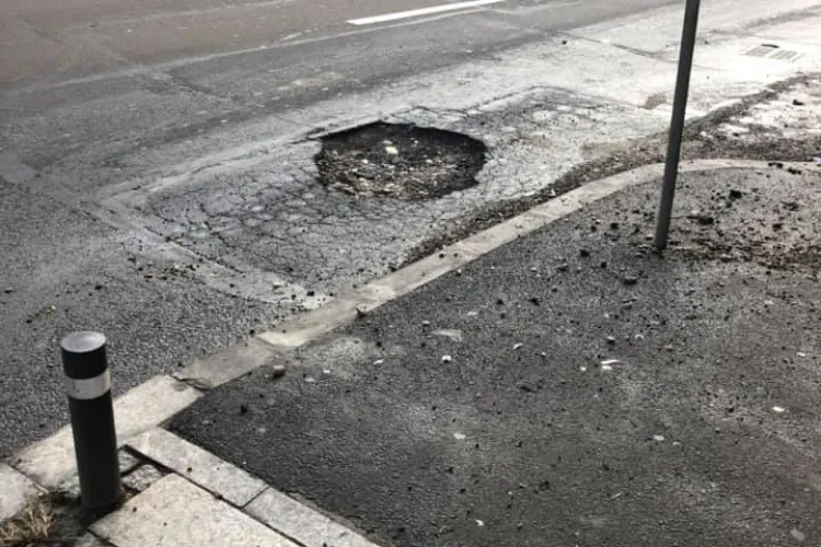 Un ”asteroid” a căzut în fața Platinia Cluj - FOTO