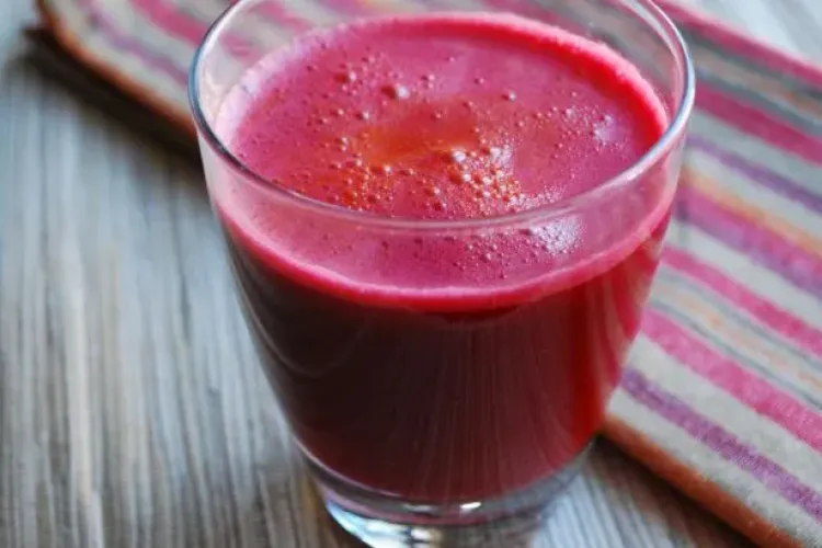 Prepară un suc de sfeclă care îți ajută ficatul
