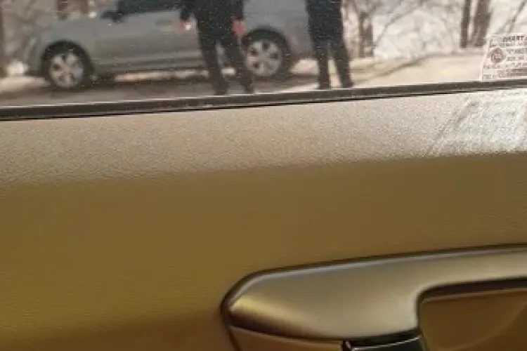 Polițiștii de lângă Bukovel FILMAȚI când cer spagă. Cum terorizau turiștii - VIDEO