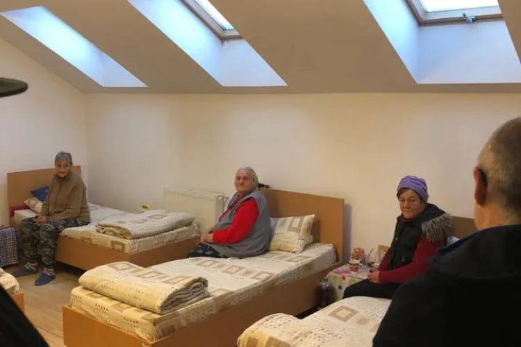 Pe gerul de afară, Primăria Cluj-Napoca asigură 110 locuri de cazare pentru cei fără adăpost