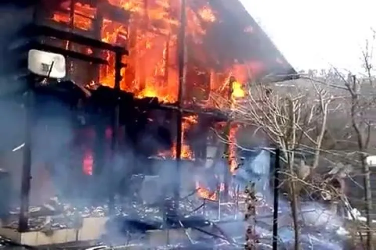 Incendiu pe strada Donath. A luat foc o casă - VIDEO