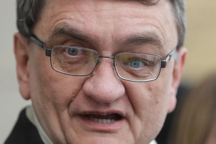 Pensia de 30.000 de lei a lui Victor Ciorbea este neconstituțională