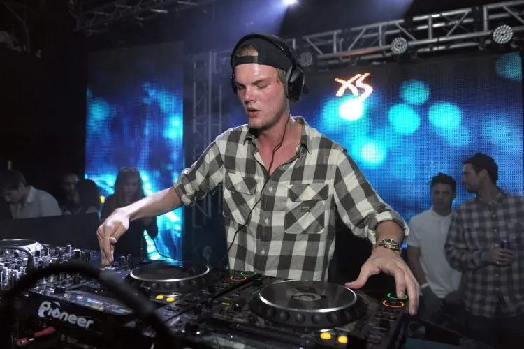 Cui i-a lăsat Avicii averea colosală adunată în carieră