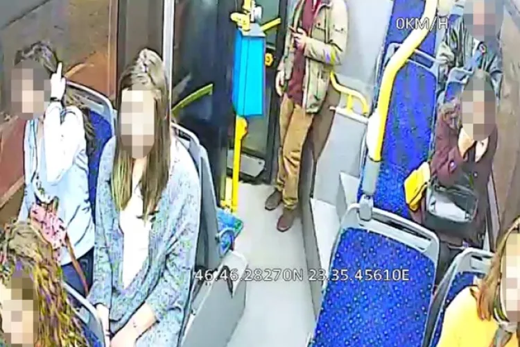 Tânăr căutat de polițiștii clujeni după ce a agresat un controlor în troleibuz FOTO