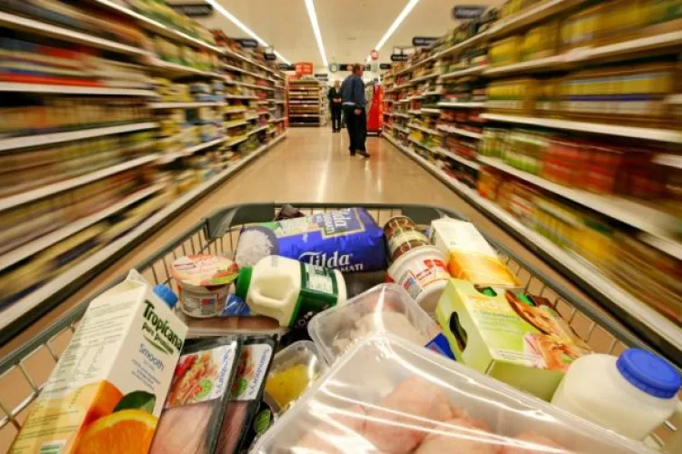 Studiu al Guvernului României: O familie cu un copil poate trăi rezonabil cu 2.600 de lei