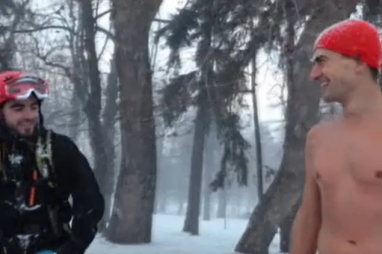 Cine e clujeanul care aleargă gol prin Parcul Central