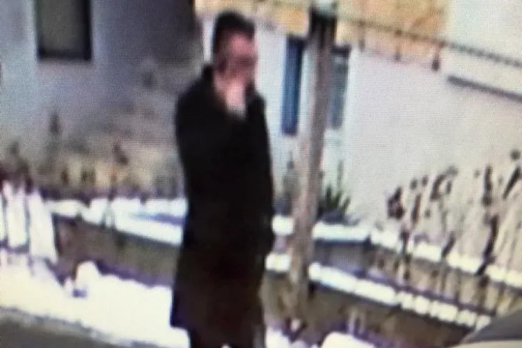 Trei înșelăciuni prin metoda ”Accidentul” la Cluj-Napoca. Escrocul e căutat FOTO/VIDEO