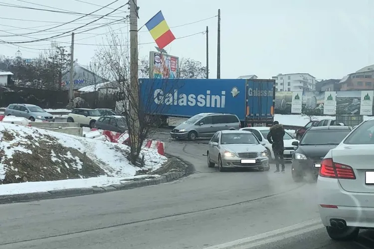 Nou accident lângă Lidl, pe Frunzișului! E concurs de șoferi de duminică? - FOTO