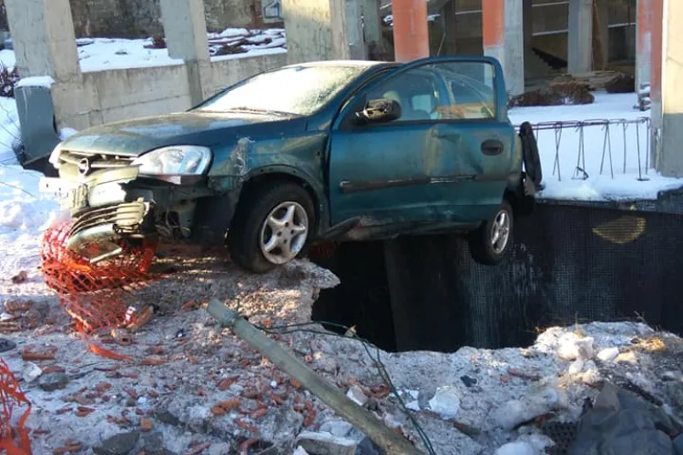 Autorul ”parcării” suspendate de pe Calea Turzii, un șofer tânăr, beat la volan