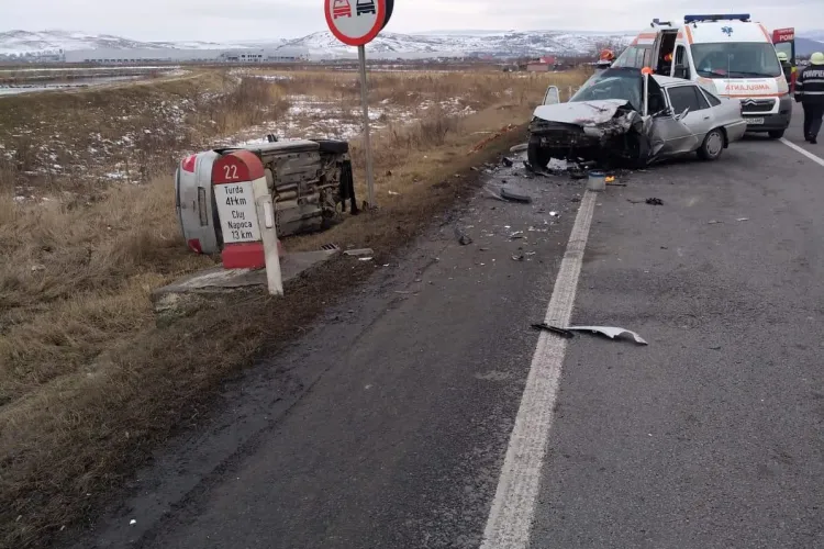 Accident pe centura Apahida. O mașină s-a răsturnat - FOTO