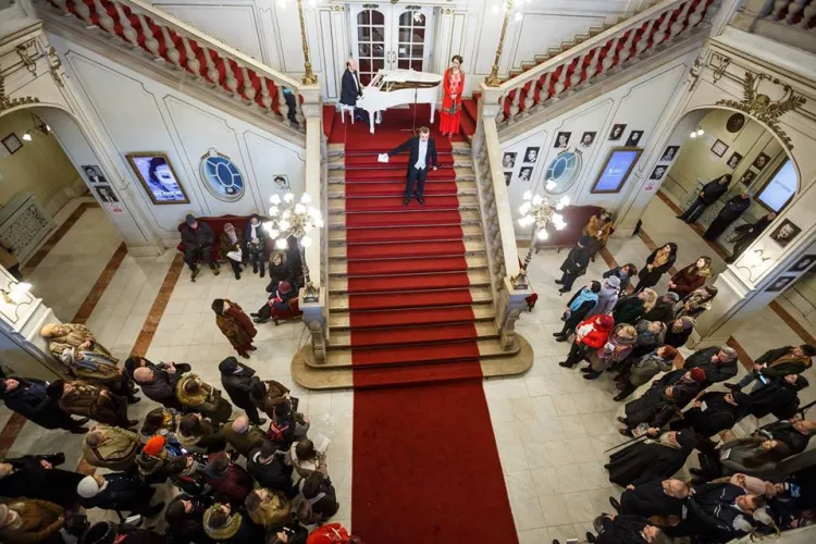 Omagiu adus lui Mihai Eminescu și spectacol liric la Cluj, de Ziua Culturii