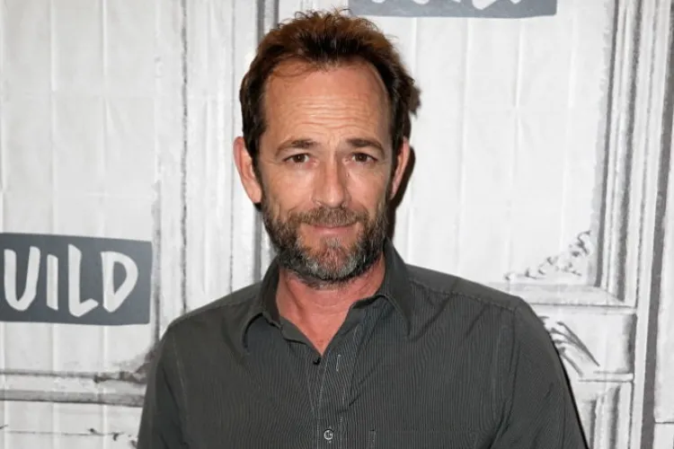 Luke Perry a murit la 52 de ani. Actorul din Beverly Hills suferise un AVC