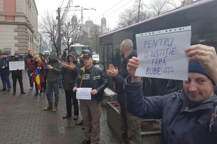 Protest in derulare al magistratilor din Cluj-Napoca - VIDEO