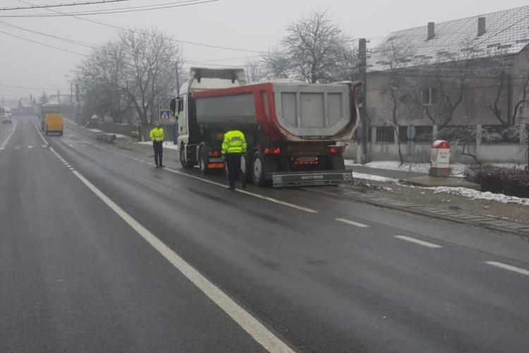 Peste 700 de autoutilitare și mijloace de transport verificate în trafic la Cluj. Ce nereguli au descoperit polițiștii FOTO