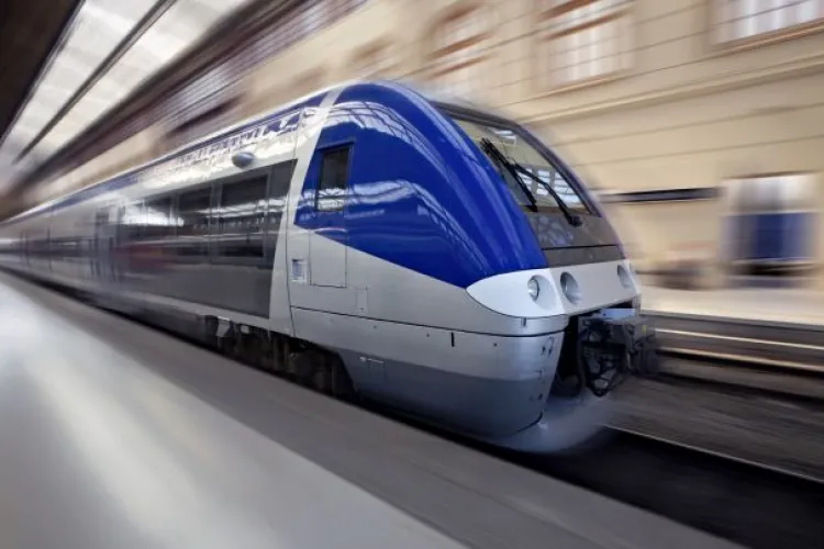 Tren de la Jucu spre Cluj-Napoca și legătură de tramvai până în Florești