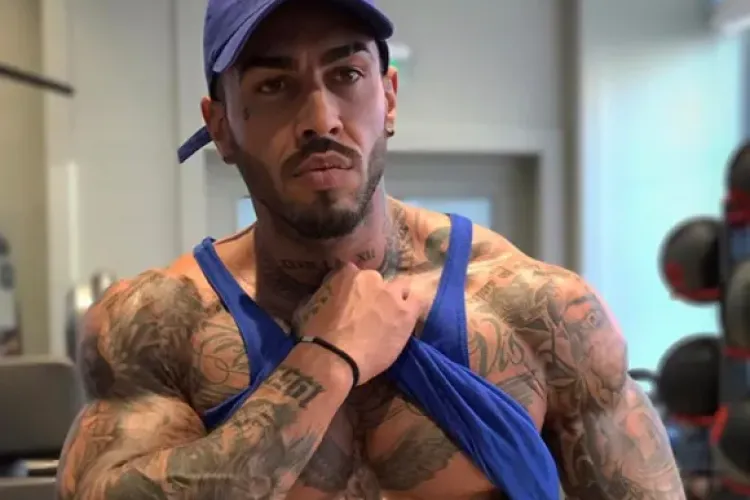 Alex Velea oferă recompensă de 10.000 de euro pentru laptopul care i-a fost furat