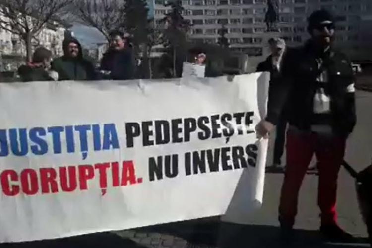 Cluj - Blocati Justitia? Blocam Romania! - #Rezist a ocupat o trece de pietoni - VIDEO