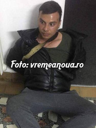 vaslui-politist-erou-anchetat-dupa-ce-a-legat-cu-o-curea-de-gat-un-hot-si-l-a-plimbat-prin-oras-48709.jpg